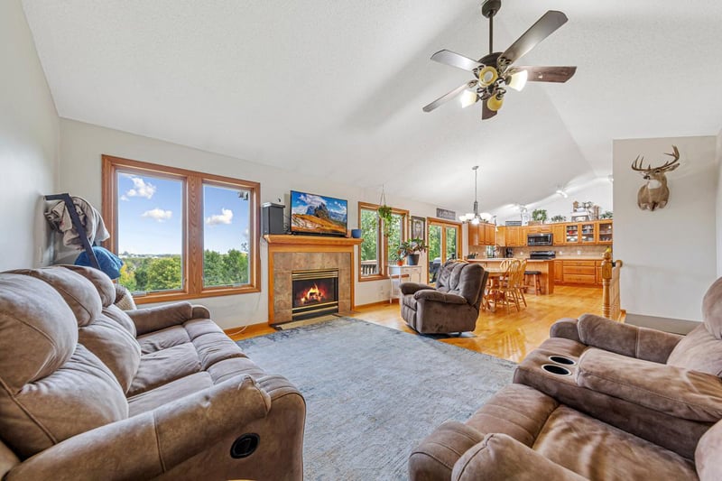 412 Singing Hills Dr SE, Lonsdale, MN 55046