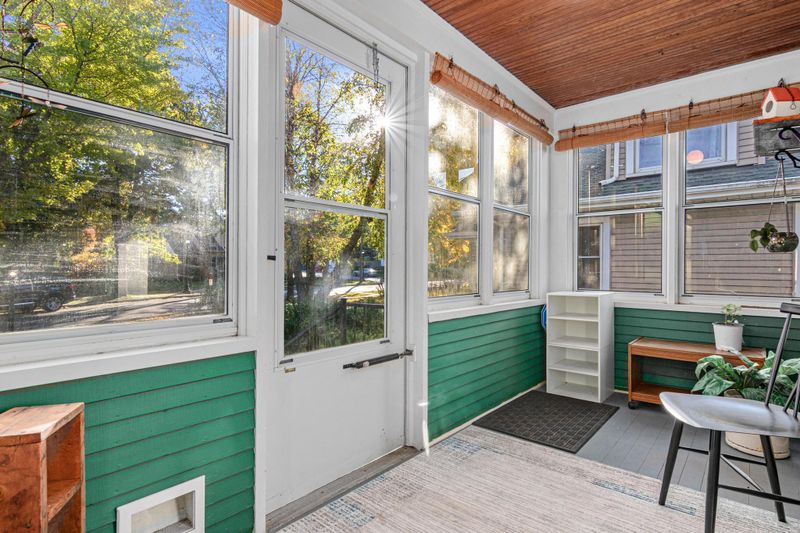 711 Sherwood Ave, Saint Paul, MN 55106