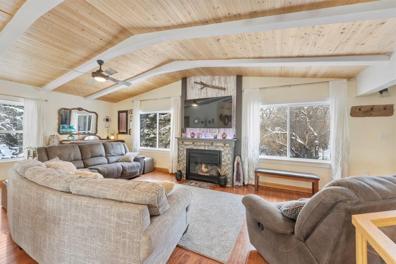 50495 Evergreen Ave, Rush City, MN 55069