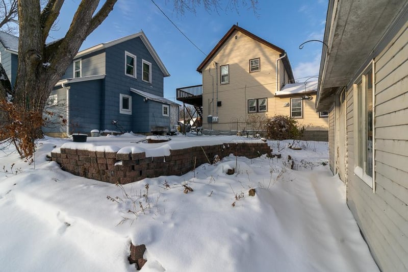 184 W Elm St, Kilkenny, MN 56052