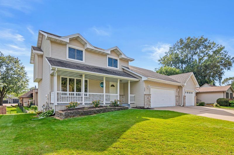 136 71 1/2 Way NE, Fridley, MN 55432