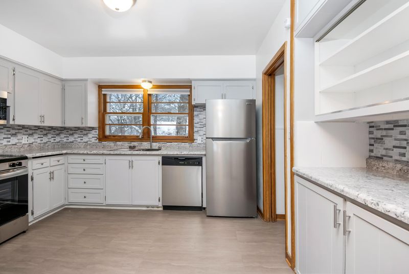 102 Woodhill Rd, Saint Cloud, MN 56301