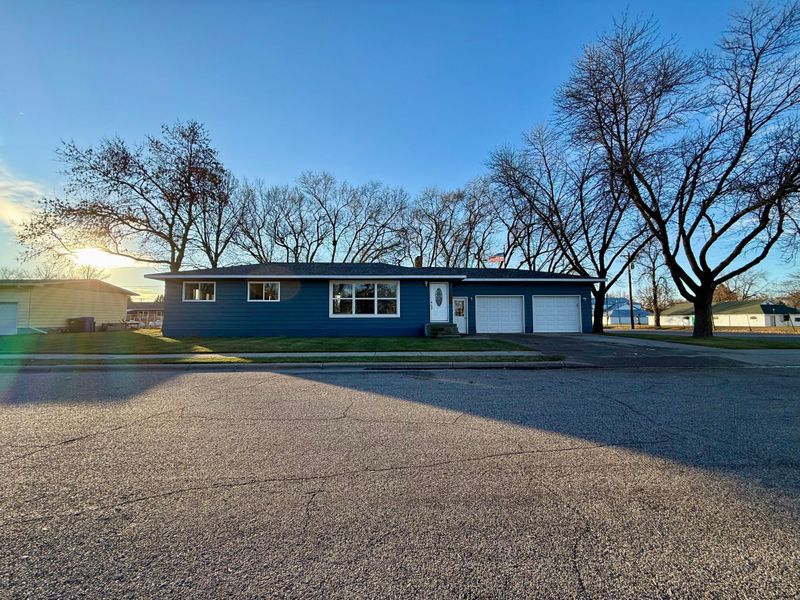 203 8th St SE, Barnesville, MN 56514