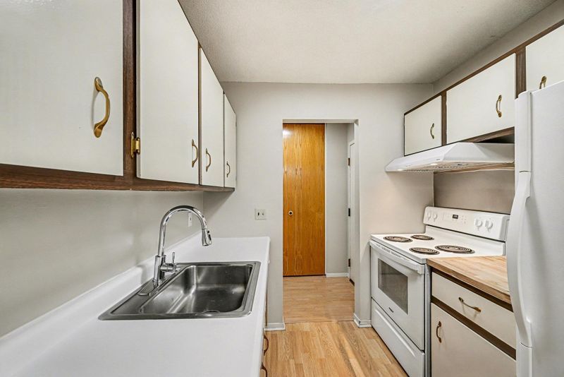 183 Little Canada Rd E #302, Little Canada, MN 55117