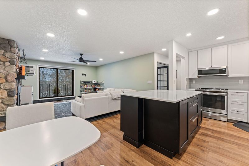 5607 Green Circle Dr #209, Minnetonka, MN 55343
