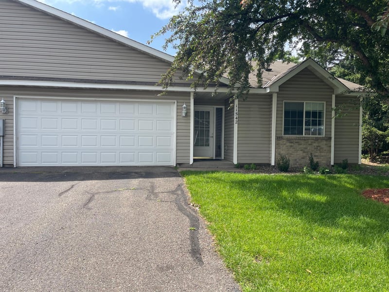 11542 Quay St NW, Coon Rapids, MN 55433