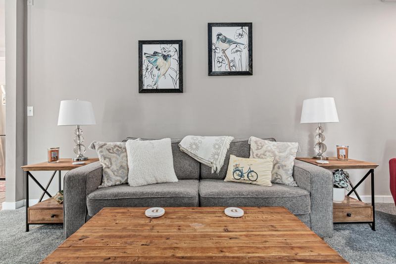 307 Walnut St #2, Saint Paul, MN 55102