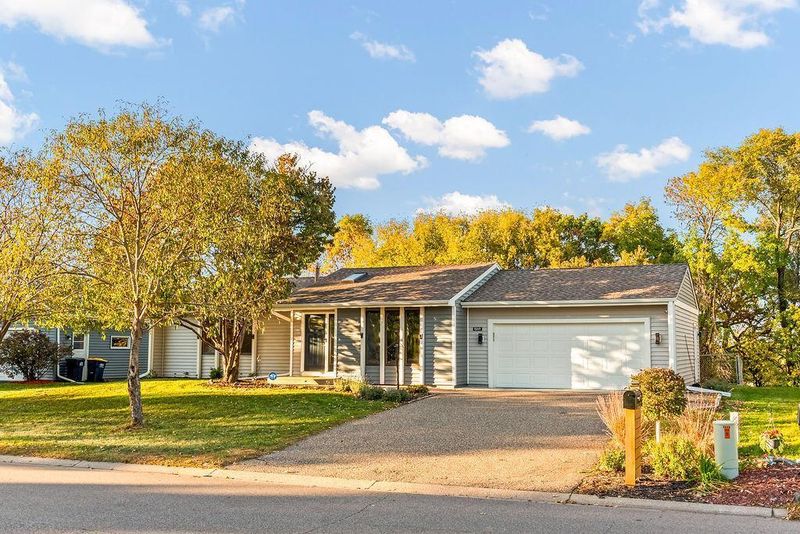 1569 Lancaster Ln, Eagan, MN 55122