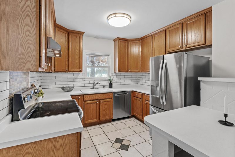6918 Dallas Rd, Brooklyn Center, MN 55430