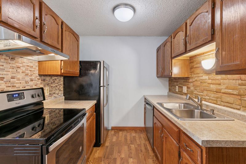 14115 Pennock Ave #301, Apple Valley, MN 55124
