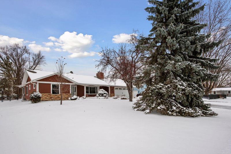 428 St Peter Ave, Delano, MN 55328