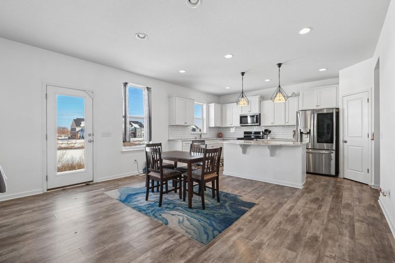5515 Annapolis Ln N, Plymouth, MN 55446