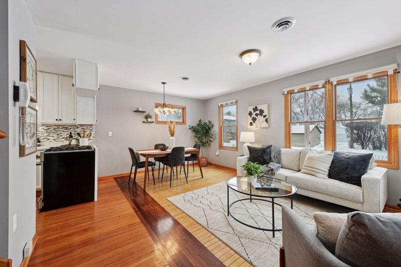 1711 1st St N, Hopkins, MN 55343