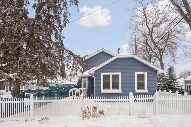 1711 1st St N, Hopkins, MN 55343
