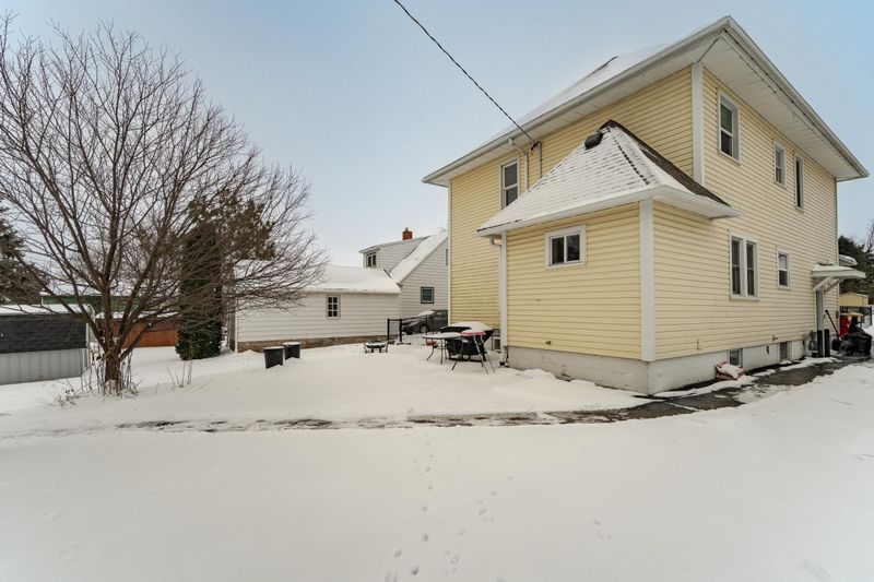 40 2nd Ave NW, Plainview, MN 55964