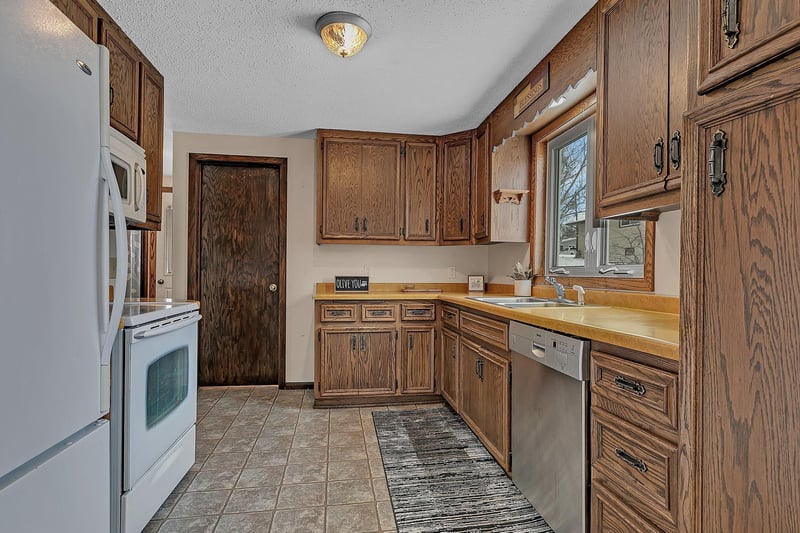 224 Spring St, Holdingford, MN 56340