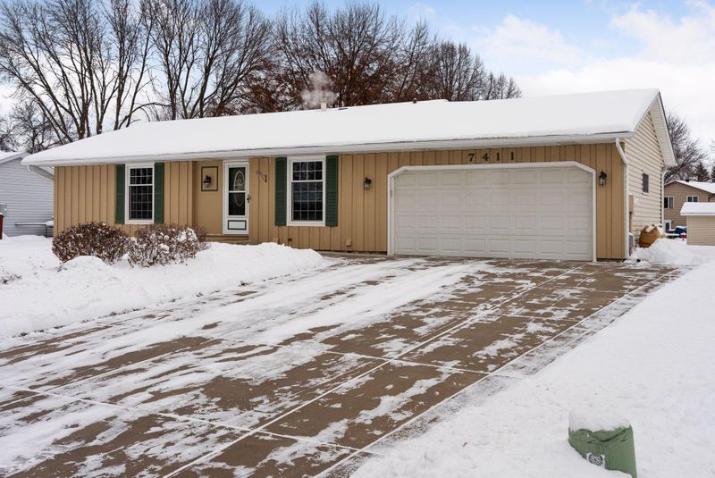 7411 Isleton Ave S, Cottage Grove, MN 55016