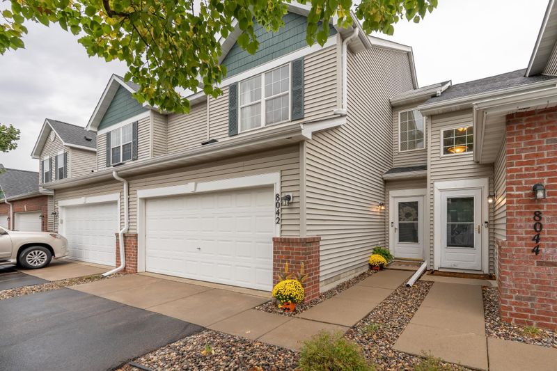 8042 Stratford Cir S, Shakopee, MN 55379