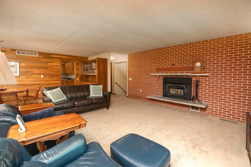 1135 1st St NW, Oronoco, MN 55960