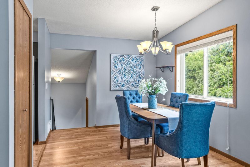 5621 Pompano Dr, Minnetonka, MN 55343