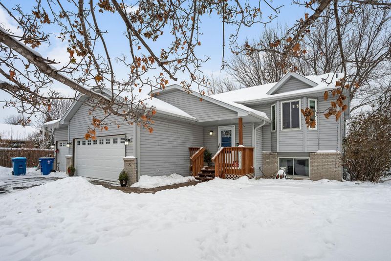 10242 52nd St NE, Albertville, MN 55301