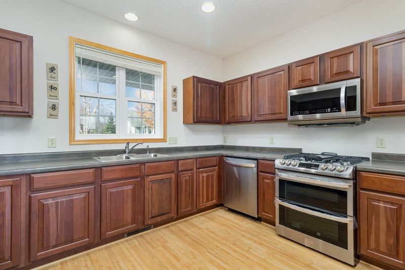 9062 Archer Ln N, Maple Grove, MN 55311