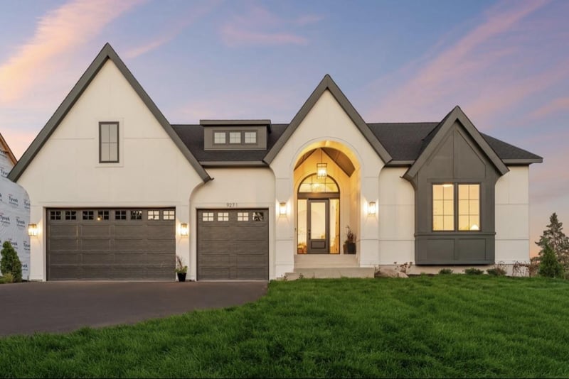9271 Timberland Trl, Eden Prairie, MN 55347