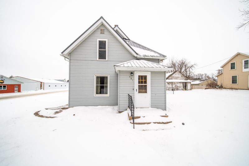 401 1st St, Fountain, MN 55935