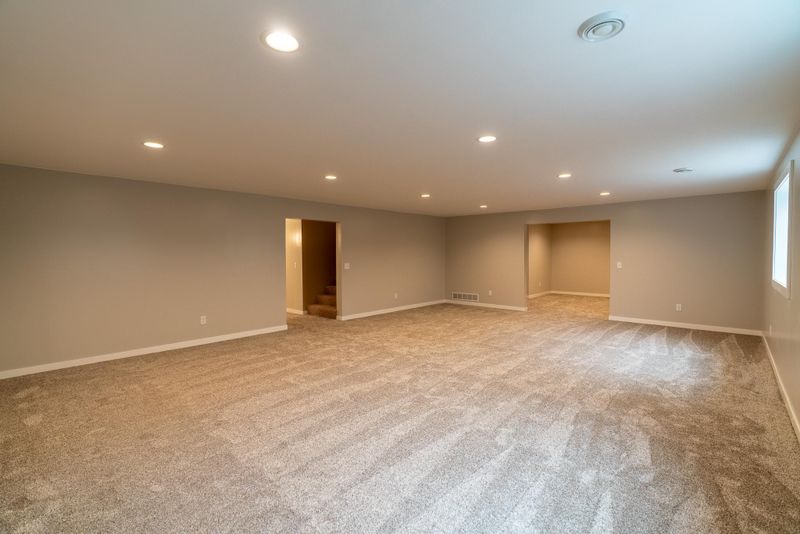 225 Pinehurst Dr, Mankato, MN 56001