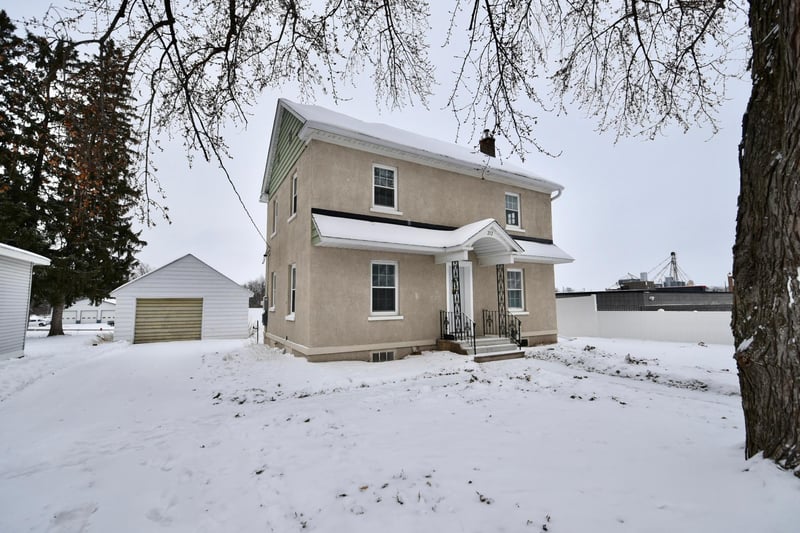 212 W 3rd St, Zumbrota, MN 55992