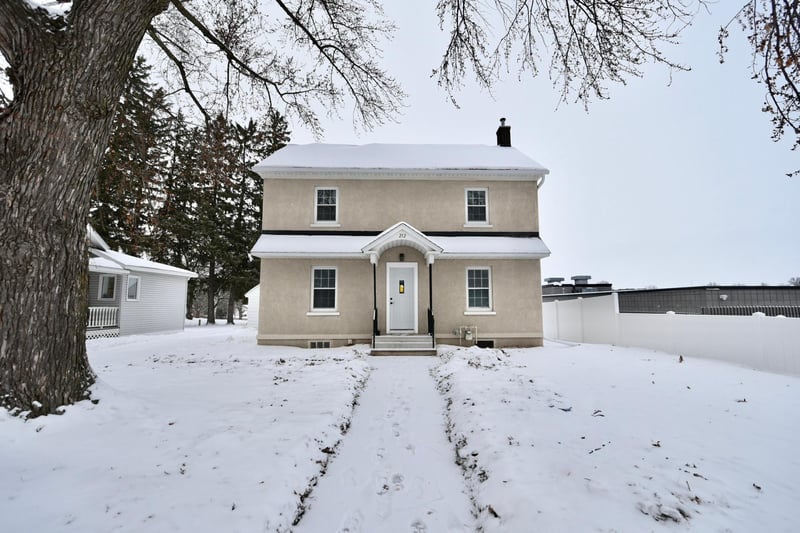 212 W 3rd St, Zumbrota, MN 55992