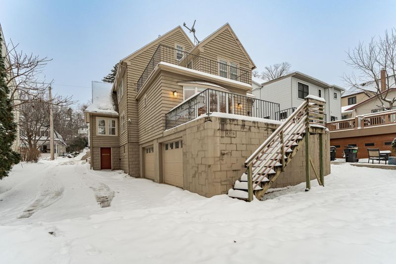 836 8th Ave SW, Rochester, MN 55902