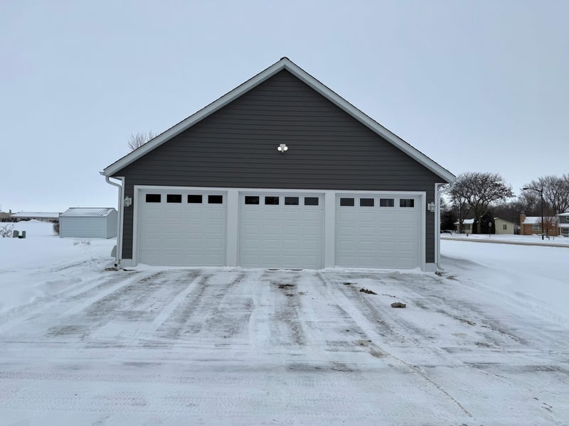 308 S Range Rd, Springfield, MN 56087