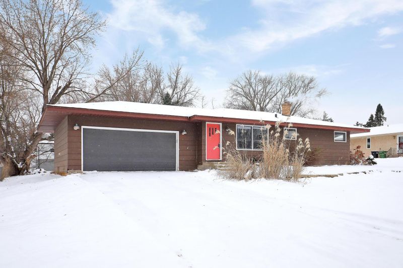 406 Terrace Dr, Roseville, MN 55113