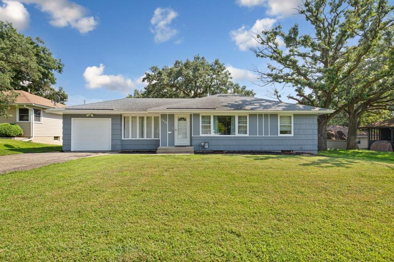 7009 Cedar Lake Rd S, Saint Louis Park, MN 55426