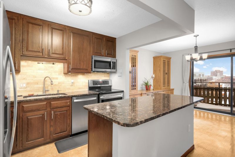400 Groveland Ave #413, Minneapolis, MN 55403