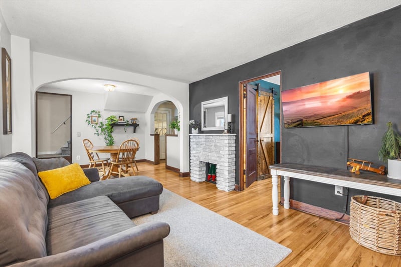 101 S 8th St, River Falls, WI 54022