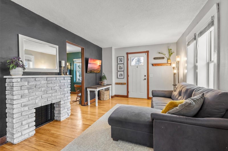 101 S 8th St, River Falls, WI 54022
