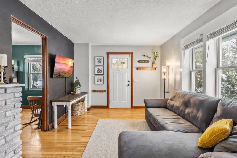 101 S 8th St, River Falls, WI 54022