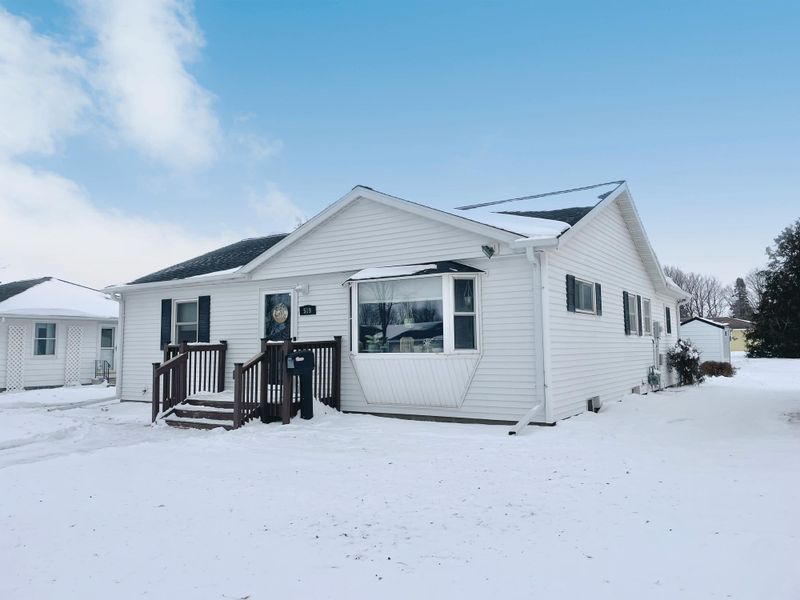 519 N Van Buren Ave, Springfield, MN 56087