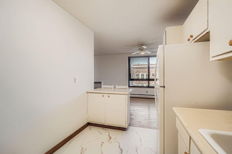 1912 Dupont Ave S #407, Minneapolis, MN 55403