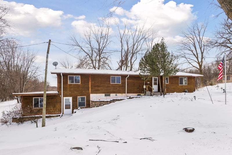 631 Broadway St E, New Germany, MN 55367
