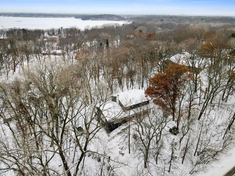 75 E Pleasant Lake Rd, North Oaks, MN 55127