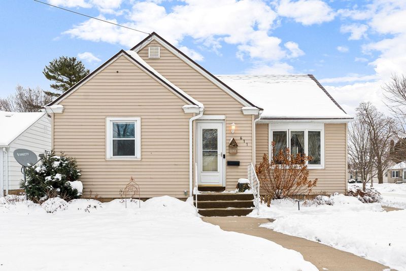 611 11th St SW, Austin, MN 55912