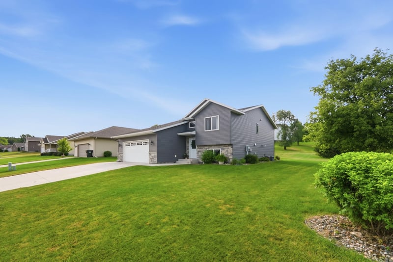 632 Emma Dr SE, Cold Spring, MN 56320