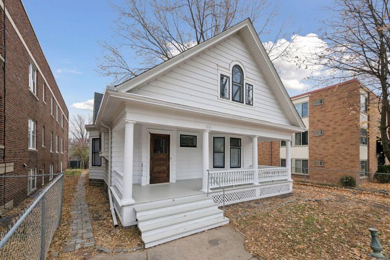 2711 Dupont Ave S, Minneapolis, MN 55408