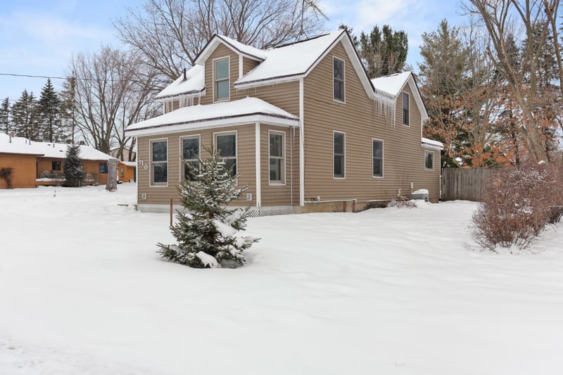 310 Trondheim Rd, Kenyon, MN 55946