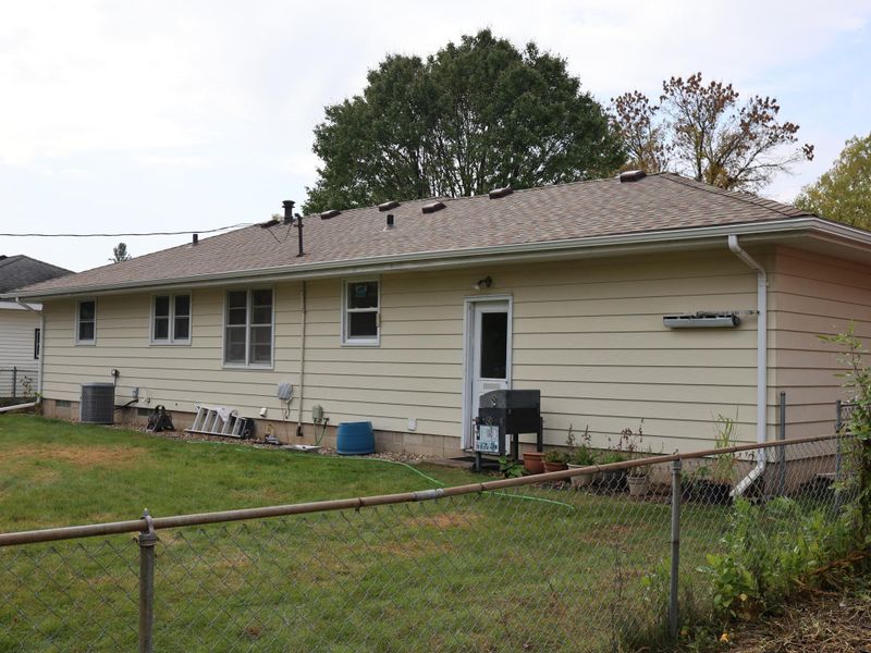 905 16th St SW, Austin, MN 55912