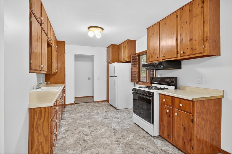 617 Broadway, Carver, MN 55315