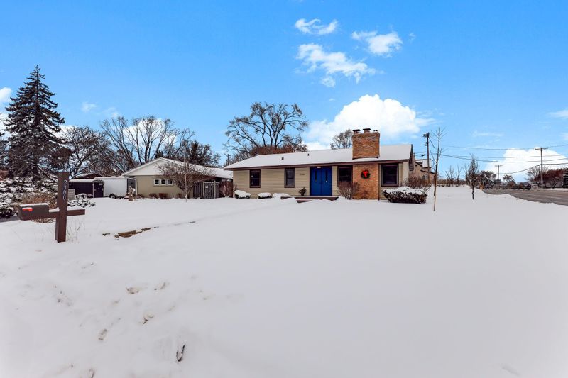 2300 W 95th St, Bloomington, MN 55431